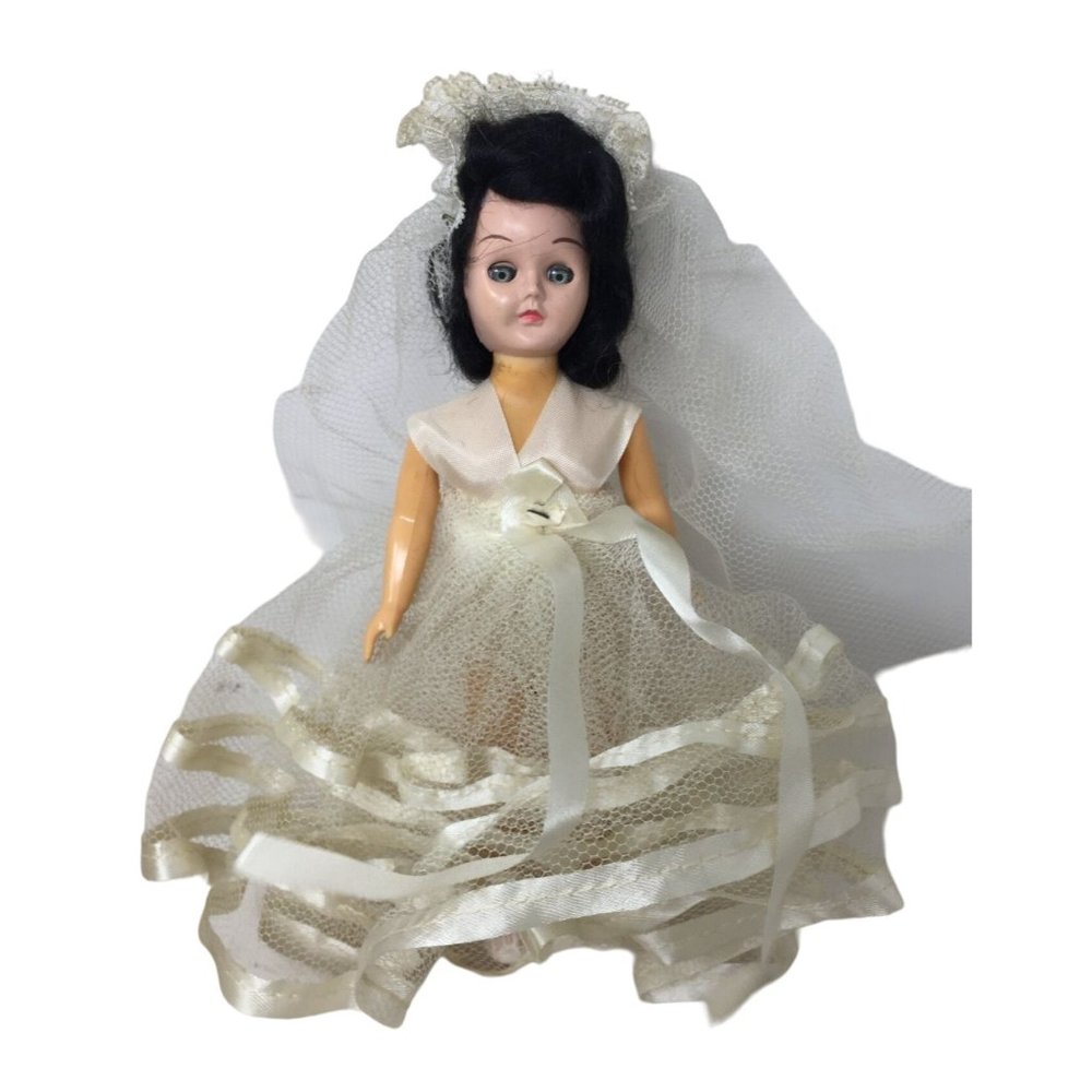 Vintage Collectible Bride Doll Black Hair/Light Eyes, Wearing White Dress
